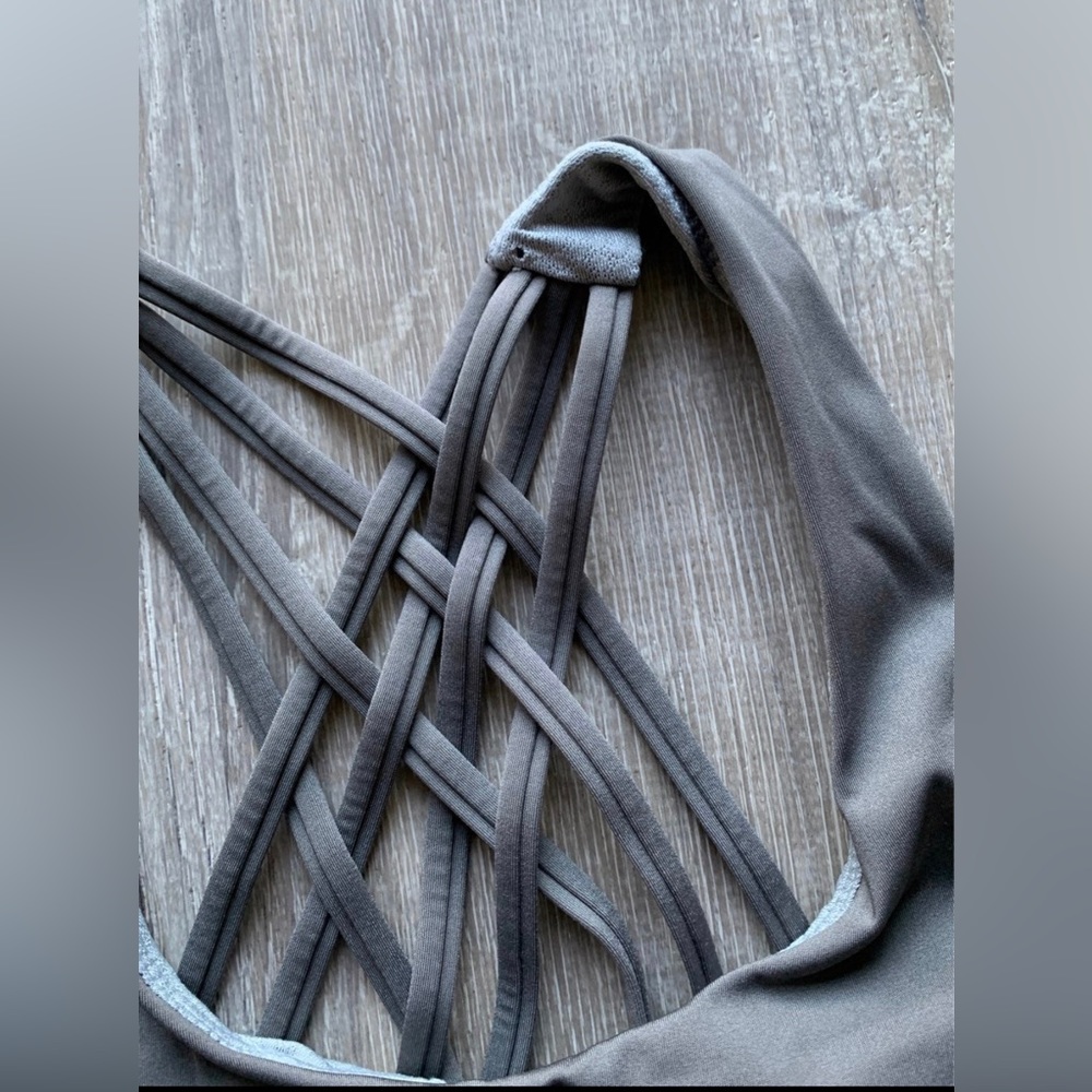 Grey Queenieke Size 8/10 Sports Bra In Great Condition - Picture 2 of 5